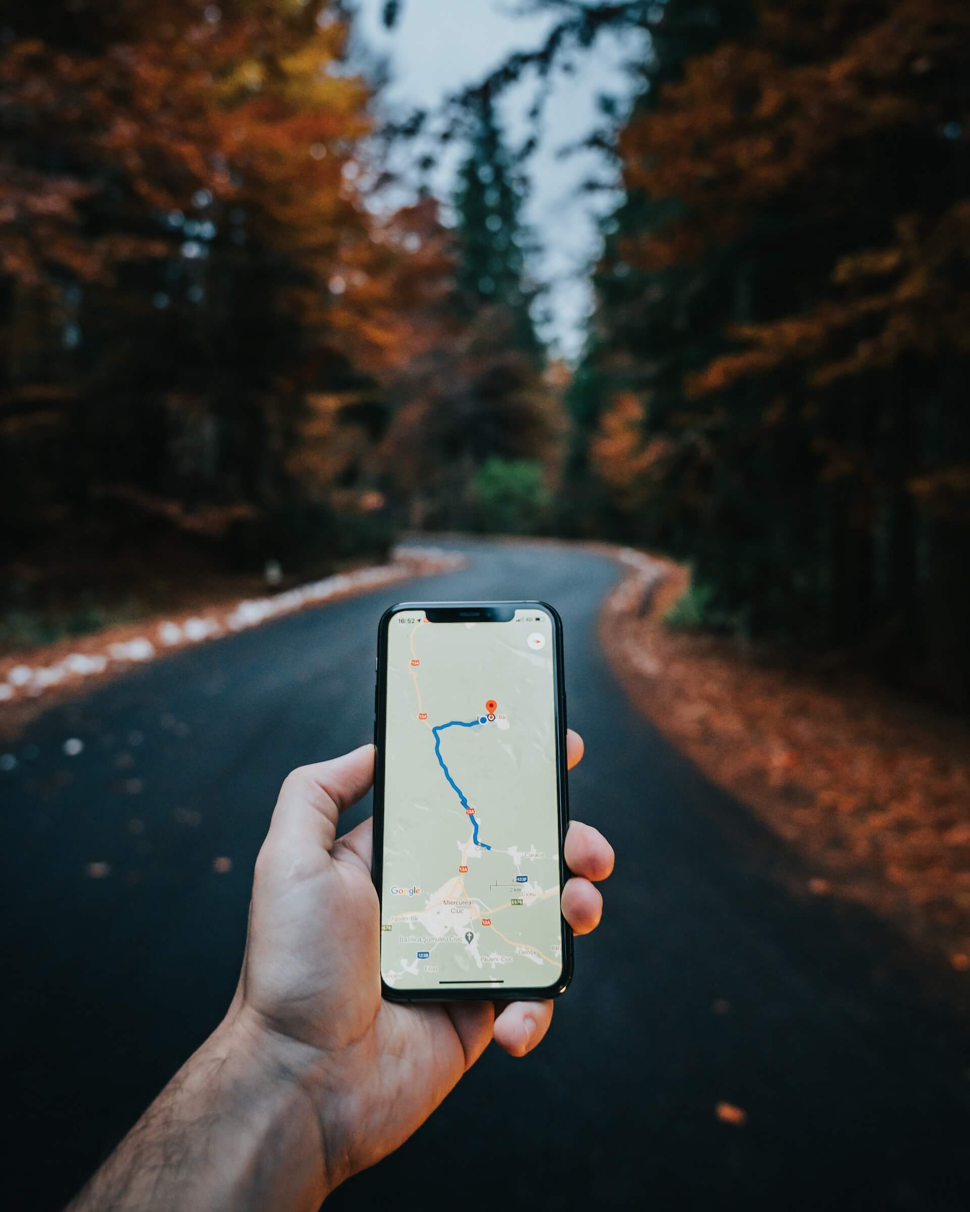 The Top 5 Travel Apps You Need on Your Phone