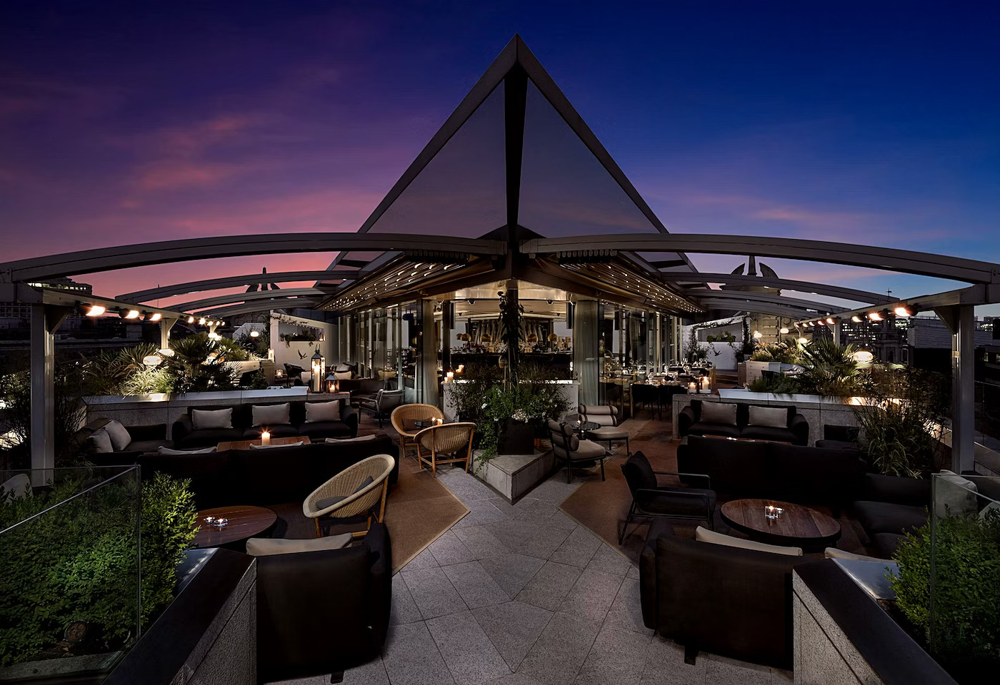 Stunning Skylines: The World's 7 Most Amazing Rooftop Bars!