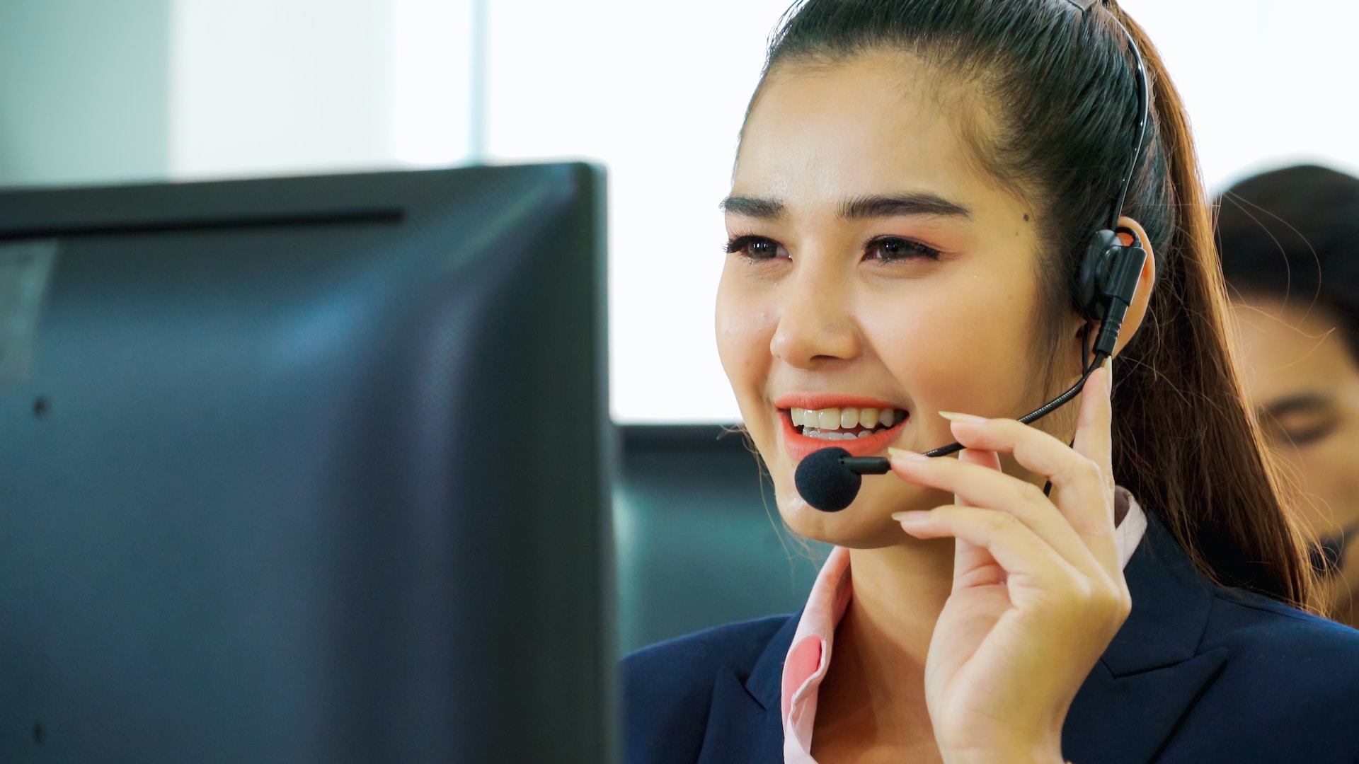 Your Personal Travel Assistant: Qatar Airways Phone Agents