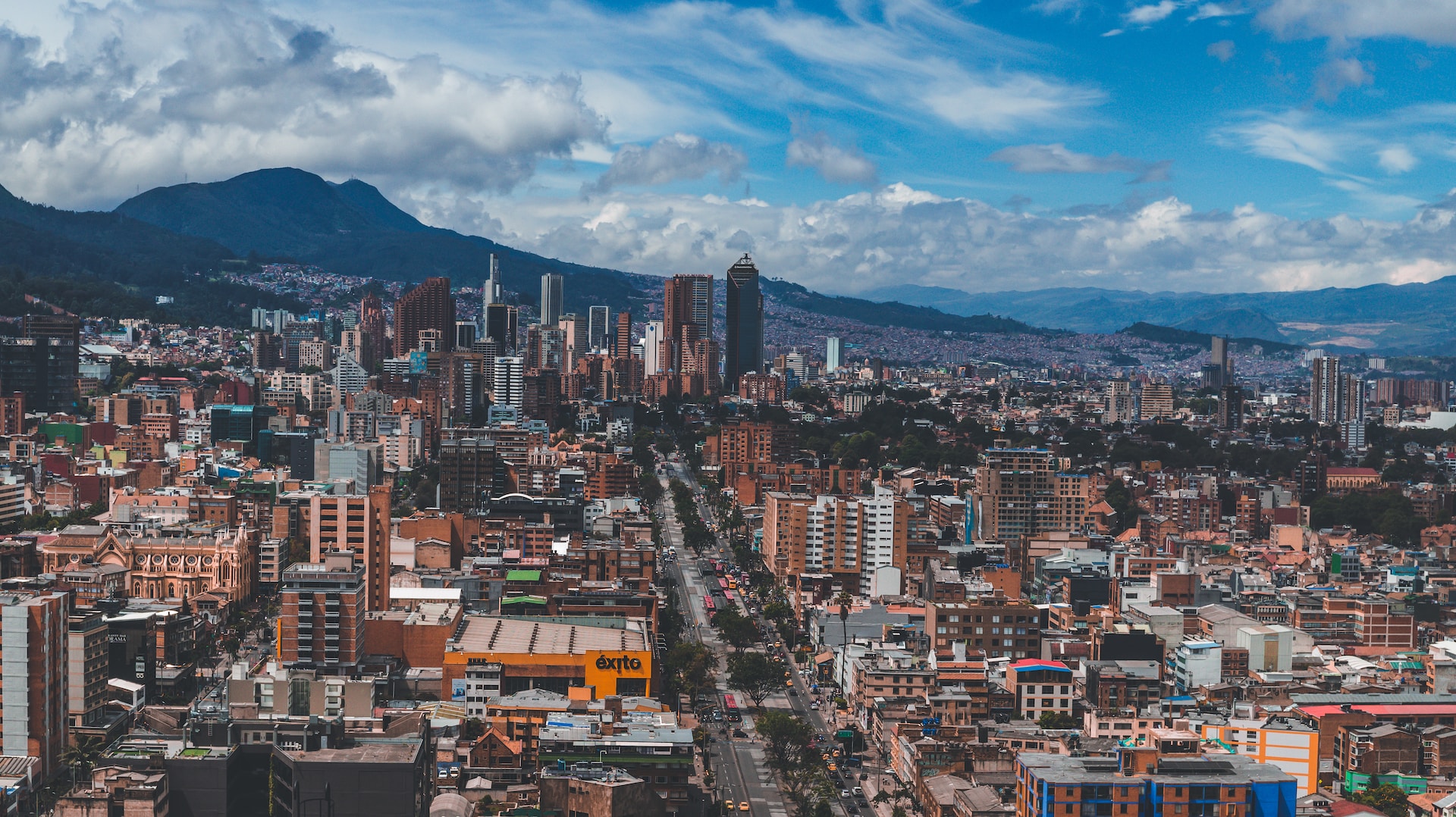 Cheap Flights to Bogotá: Ultimate Guide to Booking &#038; Travel Tips