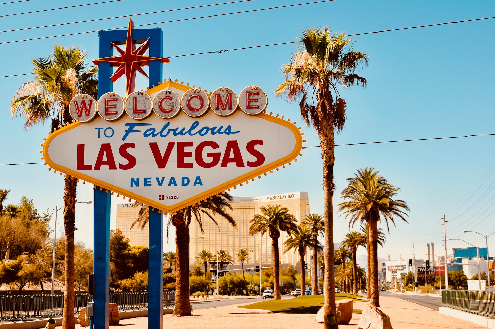 Cheap Flights to Las Vegas: Ultimate Guide to Booking &#038; Travel Tips