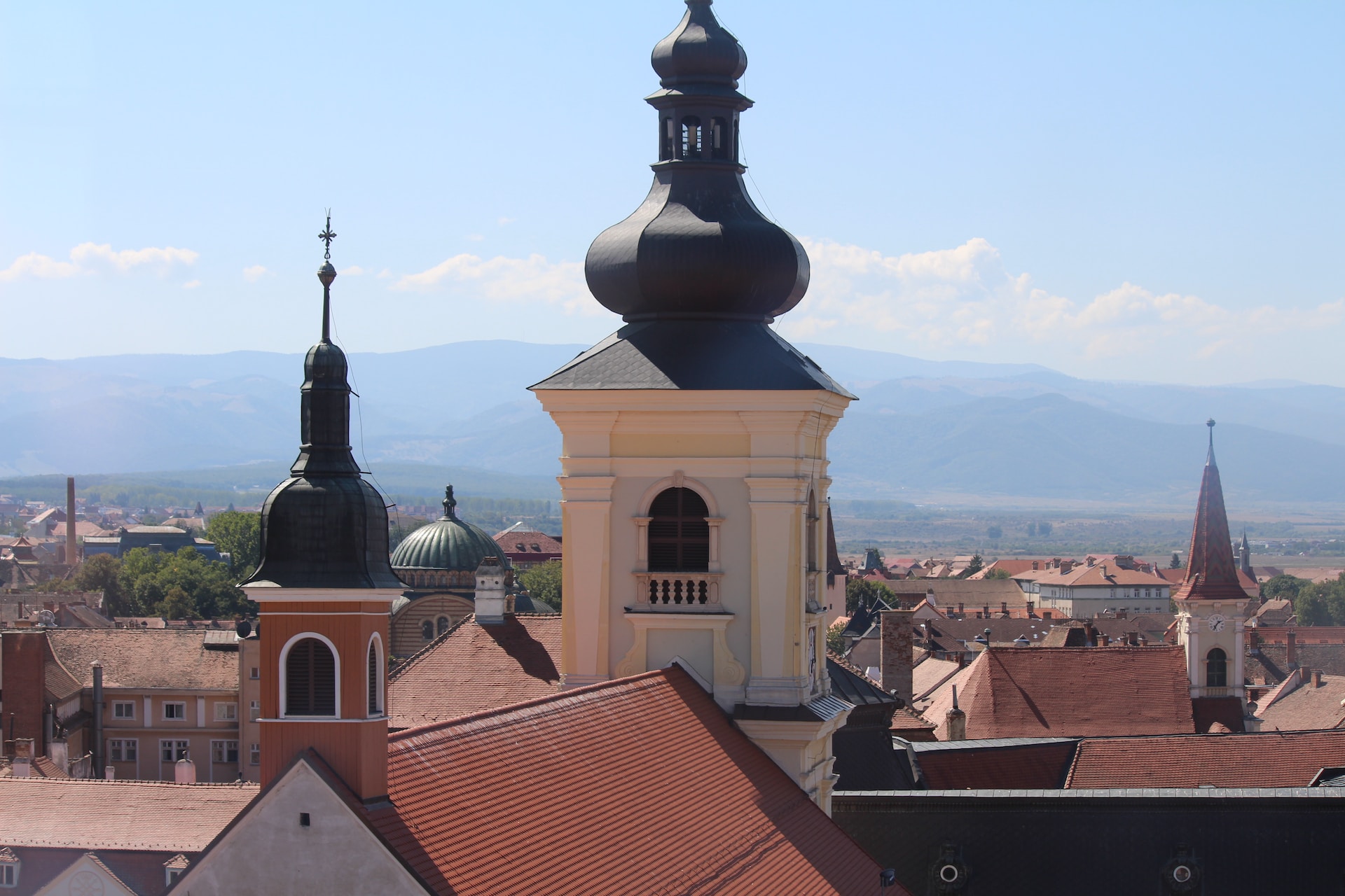 Cheap Flights to Sibiu: Ultimate Guide to Booking &#038; Travel Tips